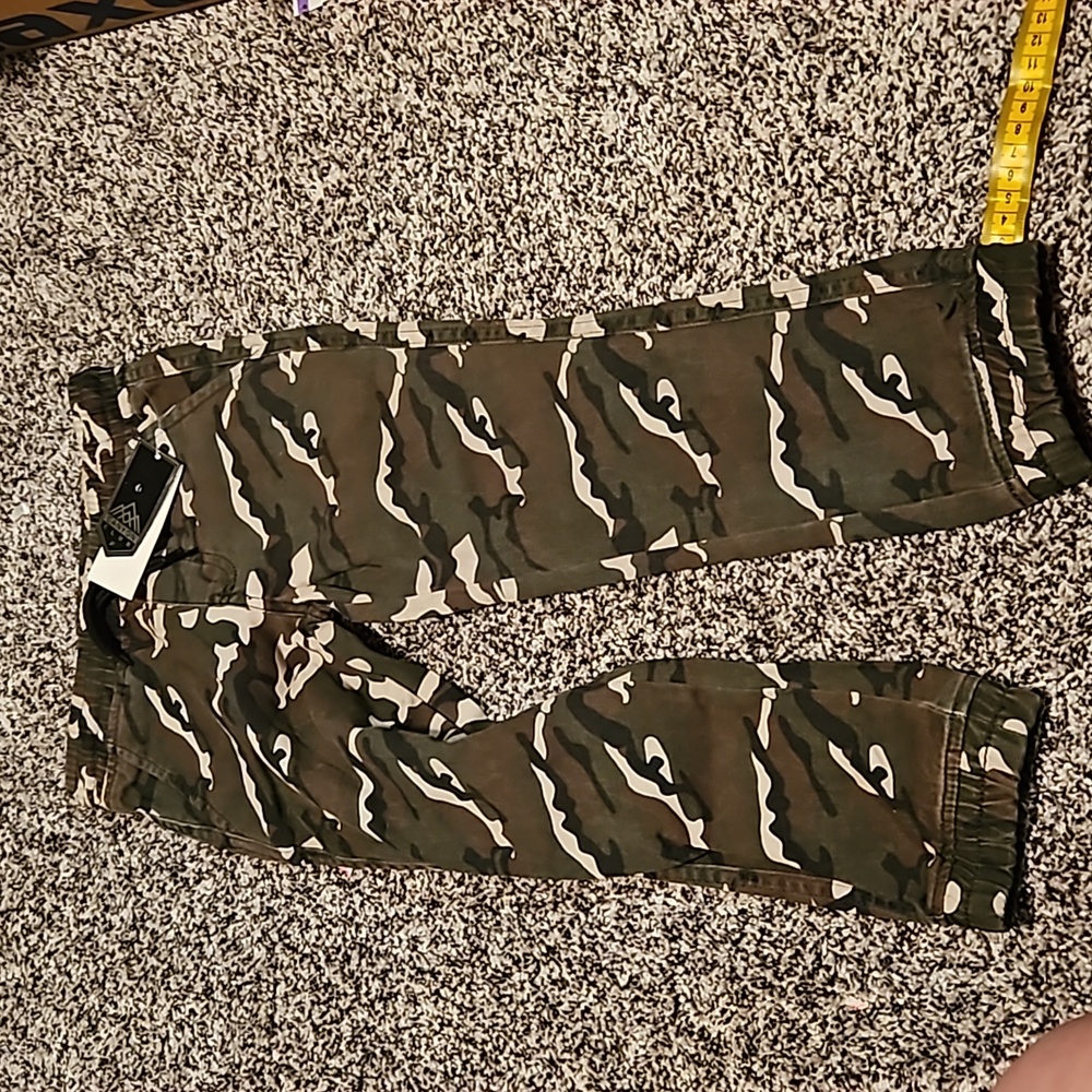 Boys size 6 camouflage pants. New with tag. Canyon club.
